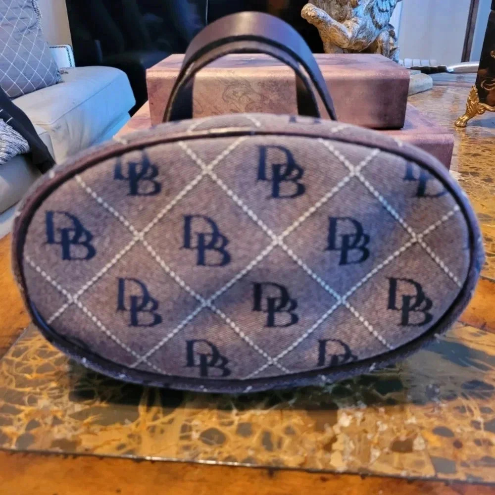 Dooney & Bourke Tote Bag - Picture 6 of 10